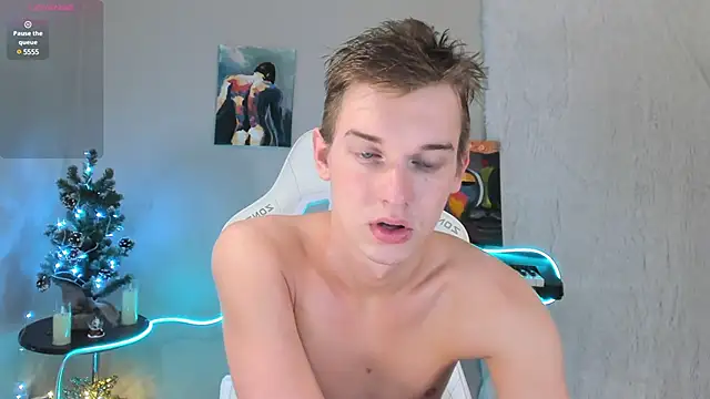 Snapshot of 4ever_dude chatting on 12-25-24, 03:18 4ever dude online show from 12-25-24, 03:18