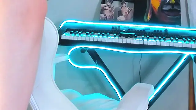 Snapshot of 4ever_dude chatting on 02-16-25, 03:37 4ever dude online show from 02-16-25, 03:37