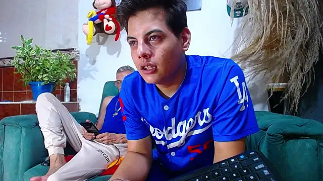 Leon hot X online show from 02-23-25, 07:22