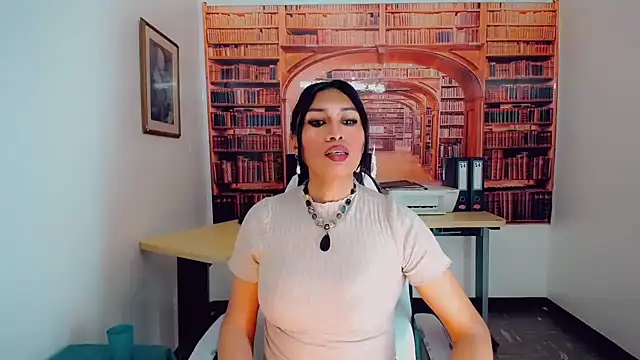 Snapshot of khiara_moretti chatting on 01-08-25, 01:32 khiara moretti online show from 01-08-25, 01:32