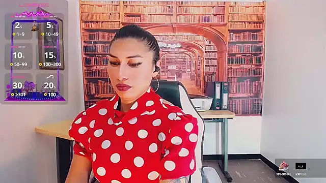 Snapshot of khiara_moretti chatting on 02-06-25, 10:32 khiara moretti online show from 02-06-25, 10:32