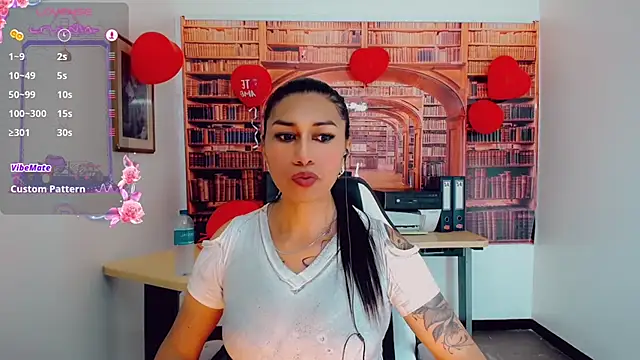 Snapshot of khiara_moretti chatting on 02-18-25, 10:36 khiara moretti online show from 02-18-25, 10:36