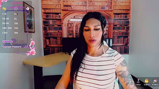 Snapshot of khiara_moretti chatting on 02-25-25, 10:39 khiara moretti online show from 02-25-25, 10:39