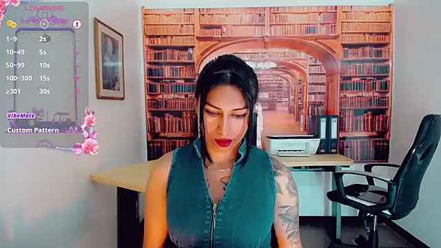 Snapshot of khiara_moretti chatting on 03-06-25, 10:47 khiara moretti online show from 03-06-25, 10:47