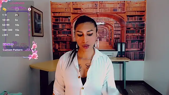 Snapshot of khiara_moretti chatting on 03-13-25, 10:43 khiara moretti online show from 03-13-25, 10:43