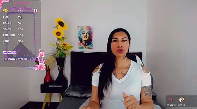 Snapshot of khiara_moretti chatting on 03-18-25, 11:30 khiara moretti online show from 03-18-25, 11:30