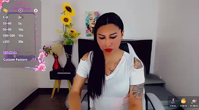 Snapshot of khiara_moretti chatting on 03-18-25, 02:48 khiara moretti online show from 03-18-25, 02:48