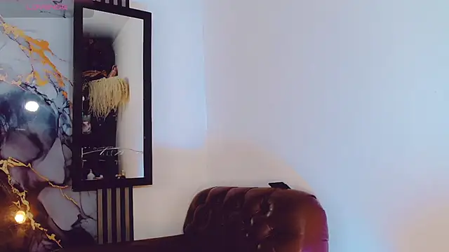 Snapshot of khiara_moretti chatting on 11-10-25, 11:20 khiara moretti online show from 11-10-25, 11:20