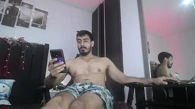 Snapshot of muscle_ares chatting on 12-06-24, 12:27 muscle ares online show from 12-06-24, 12:27