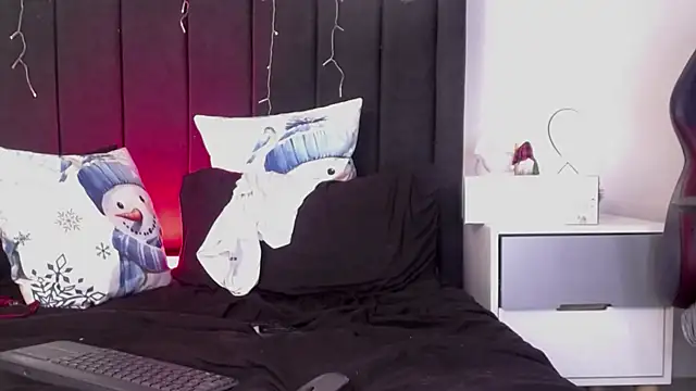 Snapshot of muscle_ares chatting on 12-28-24, 02:42 muscle ares online show from 12-28-24, 02:42