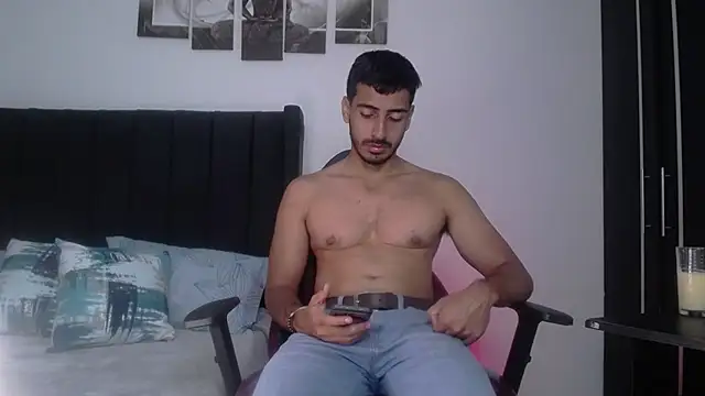 Snapshot of muscle_ares chatting on 03-11-25, 11:44 muscle ares online show from 03-11-25, 11:44