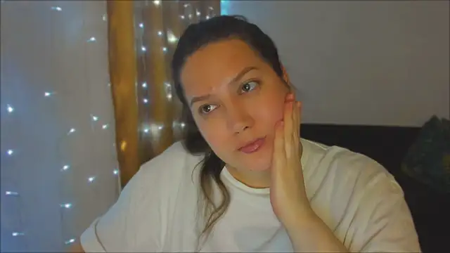 Snapshot of _madalexa_ chatting on 09-19-25, 10:43 madalexa online show from 09-19-25, 10:43