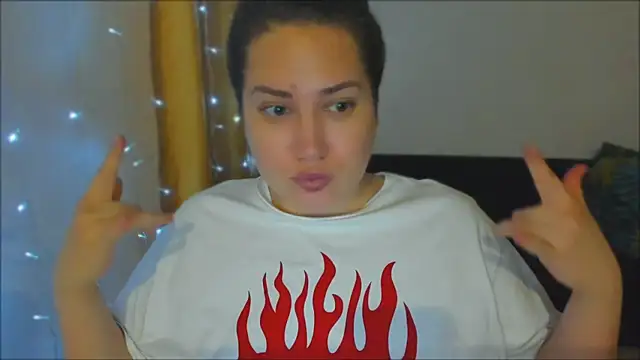 Snapshot of _madalexa_ chatting on 10-25-25, 10:37 madalexa online show from 10-25-25, 10:37