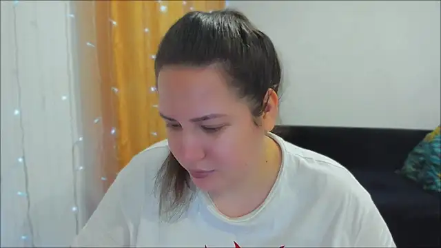 Snapshot of _madalexa_ chatting on 10-27-25, 03:05 madalexa online show from 10-27-25, 03:05