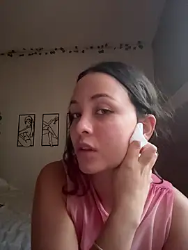 Megan Rodrigo online show from 12-13-25, 10:48