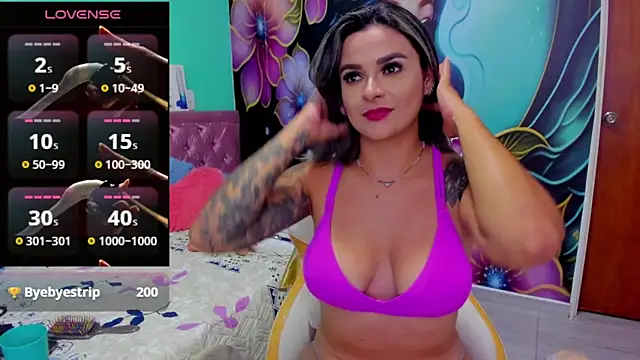 Snapshot of mia_bigtits17 chatting on 03-13-25, 02:27 mia bigtits17 online show from 03-13-25, 02:27