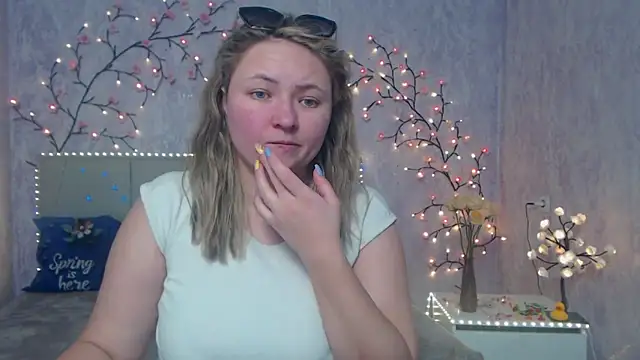 Snapshot of SallyVerda chatting on 05-04-26, 06:15 SallyVerda online show from 05-04-26, 06:15