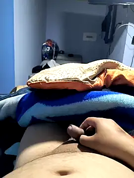 Snapshot of BatiBattman69 chatting on 02-15-25, 06:02 BatiBattman69 online show from 02-15-25, 06:02