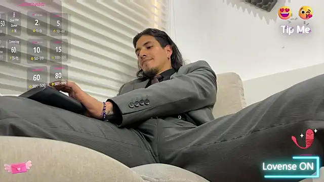 Tom blunt96 online show from 02-23-25, 04:13