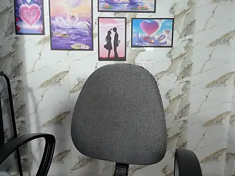 Snapshot of Love_bug15 chatting on 03-17-25, 03:03 Love bug15 online show from 03-17-25, 03:03