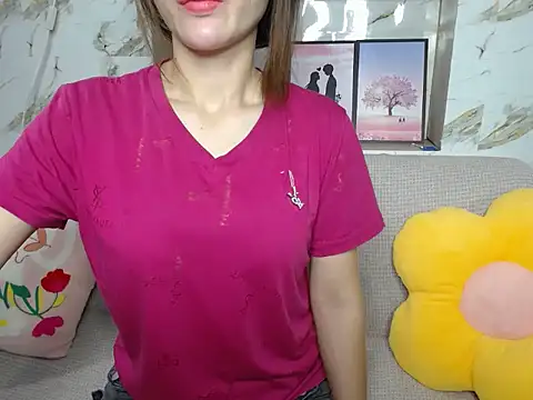 Snapshot of Love_bug15 chatting on 10-09-25, 05:49 Love bug15 online show from 10-09-25, 05:49