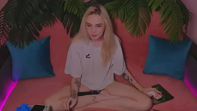 StellaSweetness online show from 02-17-25, 11:02