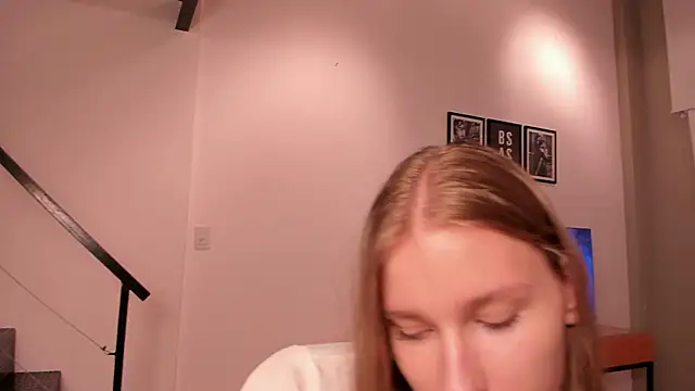 Mira Lite online show from 03-23-26, 02:04