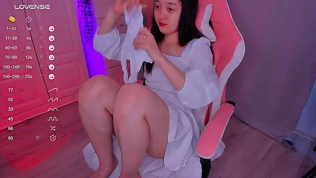 FreyaRaya online show from 01-15-25, 09:13