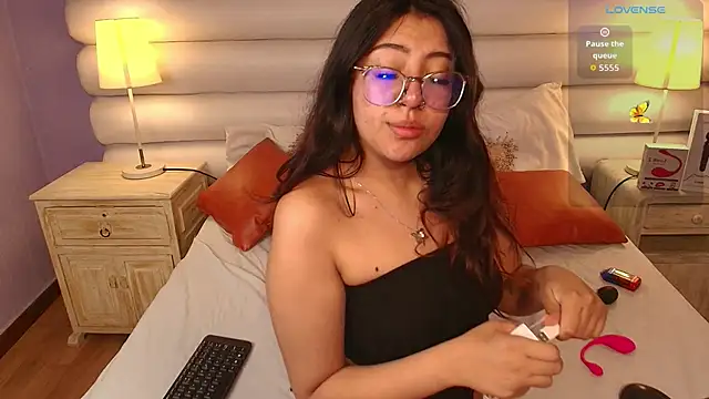 Snapshot of milan_sweet chatting on 09-18-25, 11:29 milan sweet online show from 09-18-25, 11:29