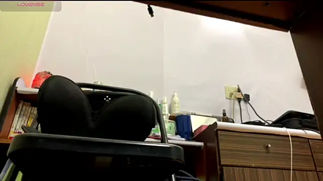 Snapshot of 1o4e04 chatting on 02-16-25, 04:10 1o4e04 online show from 02-16-25, 04:10