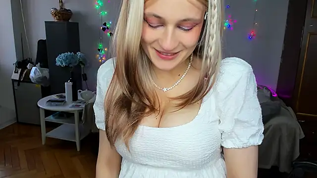 Snapshot of Evelyn_Harper@xh chatting on 04-13-26, 04:12 Evelyn Harperxh online show from 04-13-26, 04:12