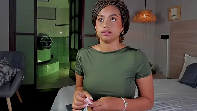 nayah   online show from 11-04-25, 07:35