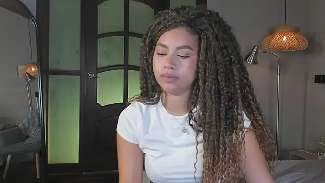 nayah   online show from 02-12-26, 07:53