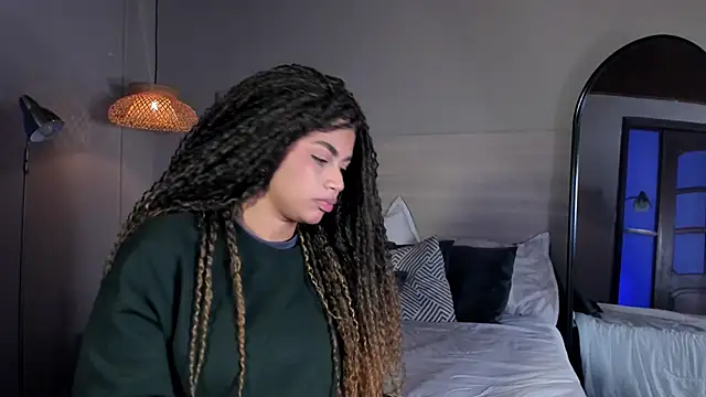 nayah   online show from 03-25-26, 08:15