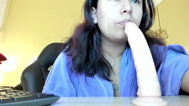  Natalie18 online show from 11-17-25, 08:53