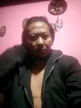 Snapshot of Dodoldolly chatting on 10-30-25, 03:35 Dodoldolly online show from 10-30-25, 03:35