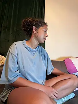 VanessaBling online show from 03-18-25, 01:10