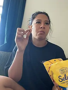 VanessaBling online show from 01-15-26, 04:33