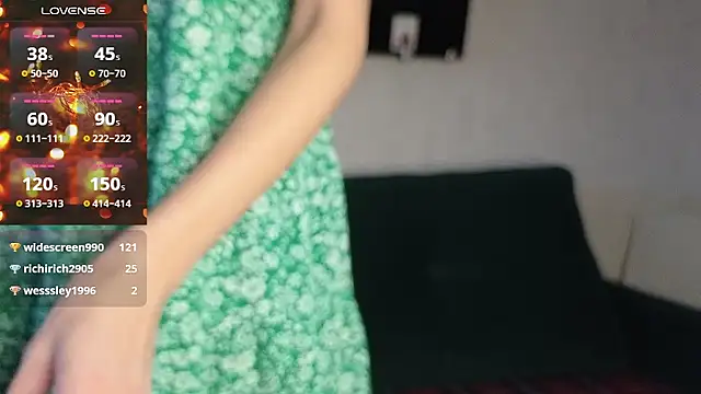 Snapshot of FoxLoveBasik chatting on 02-23-25, 08:28 FoxLoveBasik online show from 02-23-25, 08:28