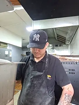 Victorjose3030 online show from 10-31-25, 08:10