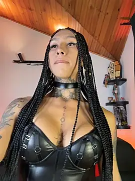 Snapshot of Juana_777 chatting on 05-22-26, 03:35 Juana 777 online show from 05-22-26, 03:35