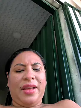 Snapshot of Francesca_ferrari chatting on 05-09-26, 09:42 Francesca ferrari online show from 05-09-26, 09:42