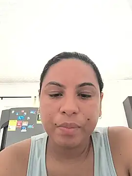 Snapshot of Francesca_ferrari chatting on 06-04-26, 03:07 Francesca ferrari online show from 06-04-26, 03:07