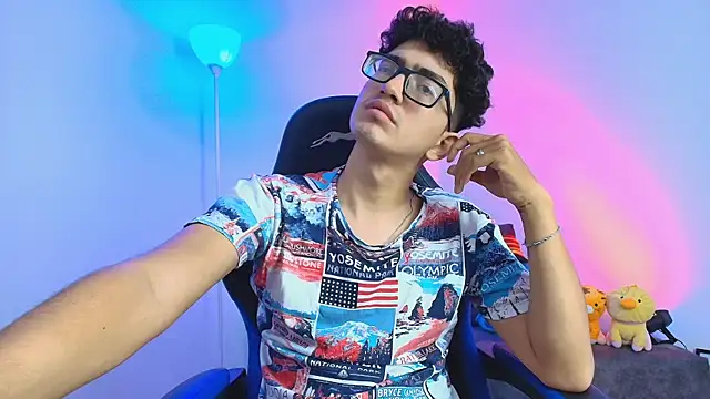 TylerWhite  online show from 12-17-25, 04:29