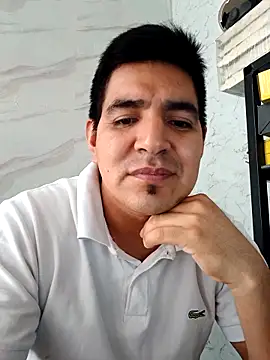 Snapshot of latino17 chatting on 05-04-26, 05:42 latino17 online show from 05-04-26, 05:42