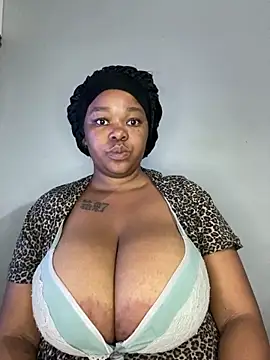 Snapshot of Mandy-101 chatting on 10-29-25, 05:20 Mandy-101 online show from 10-29-25, 05:20