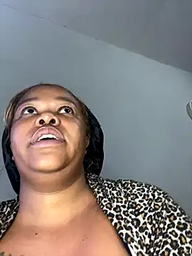 Snapshot of Mandy-101 chatting on 10-31-25, 03:40 Mandy-101 online show from 10-31-25, 03:40