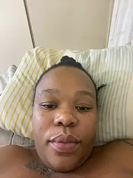 Snapshot of Mandy-101 chatting on 04-11-26, 11:42 Mandy-101 online show from 04-11-26, 11:42