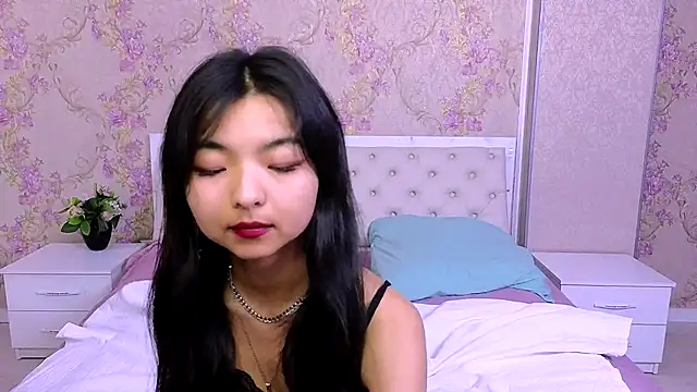 Snapshot of Shy_Kira chatting on 12-02-24, 03:36 Shy Kira online show from 12-02-24, 03:36