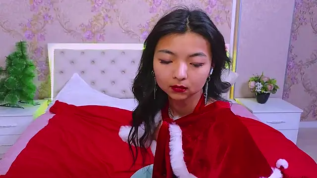 Snapshot of Shy_Kira chatting on 12-16-24, 06:38 Shy Kira online show from 12-16-24, 06:38